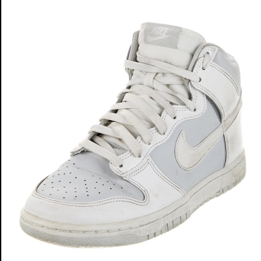 Nike Kids Sneakers in White and Gray